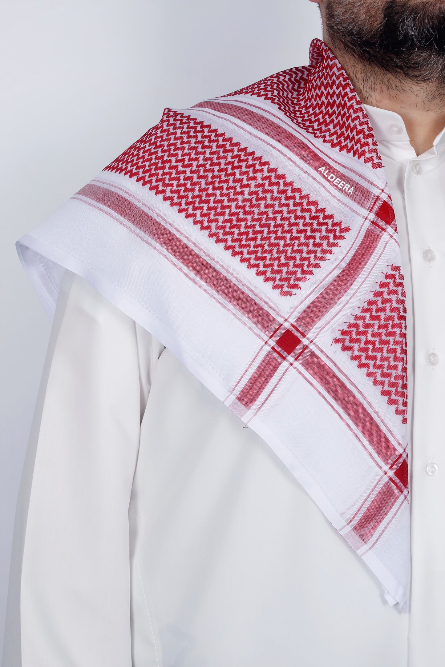 شماغ الديرة R8