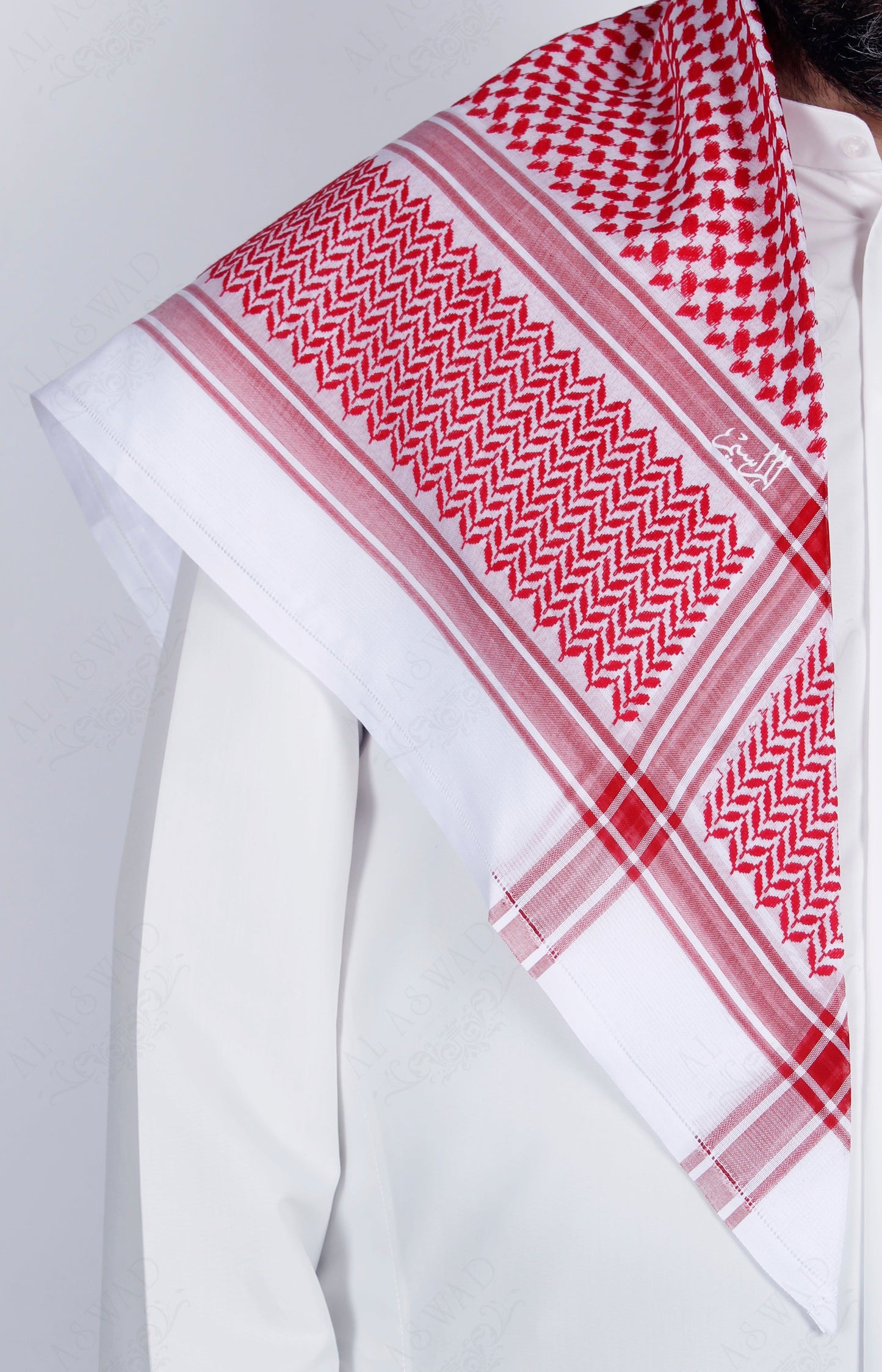 شماغ المراسيم كلاسيكي غامق